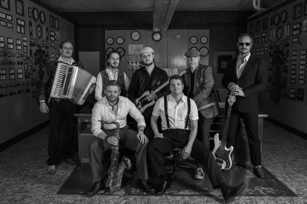 B Street Band på Steam Hotel